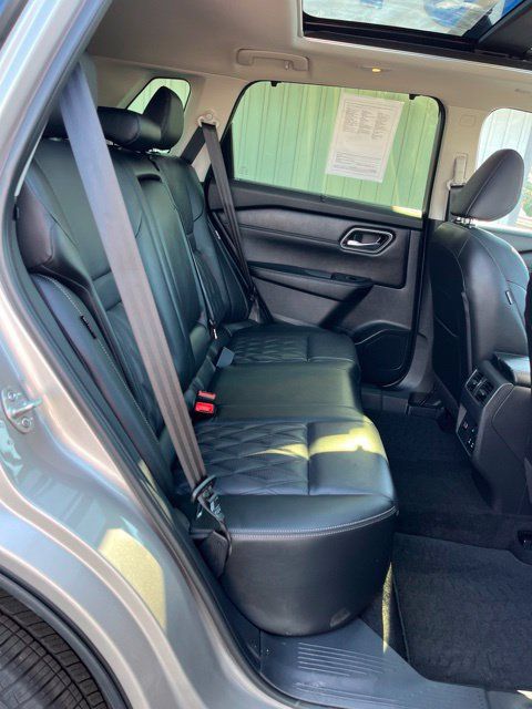 Used 2026 Nissan Rogue Platinum w/ Platinum Premium Package AWD/4WD image 29