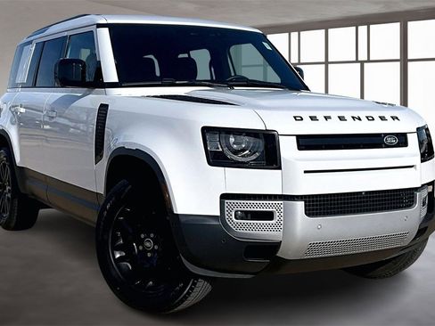 Used 2025 Land Rover Defender 110 S image 11