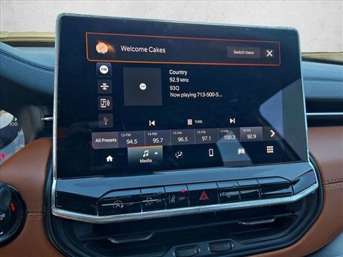 Used 2024 Jeep Compass Limited w/ Sun and Sound Group image 23