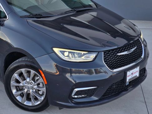Used 2021 Chrysler Pacifica Touring-L w/ Premium & Safety Sphere Group AWD/4WD image 44