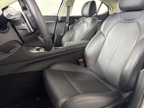 New 2025 Genesis G70 2.5T image 13