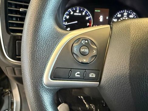 Used 2020 Mitsubishi Outlander ES FWD image 18