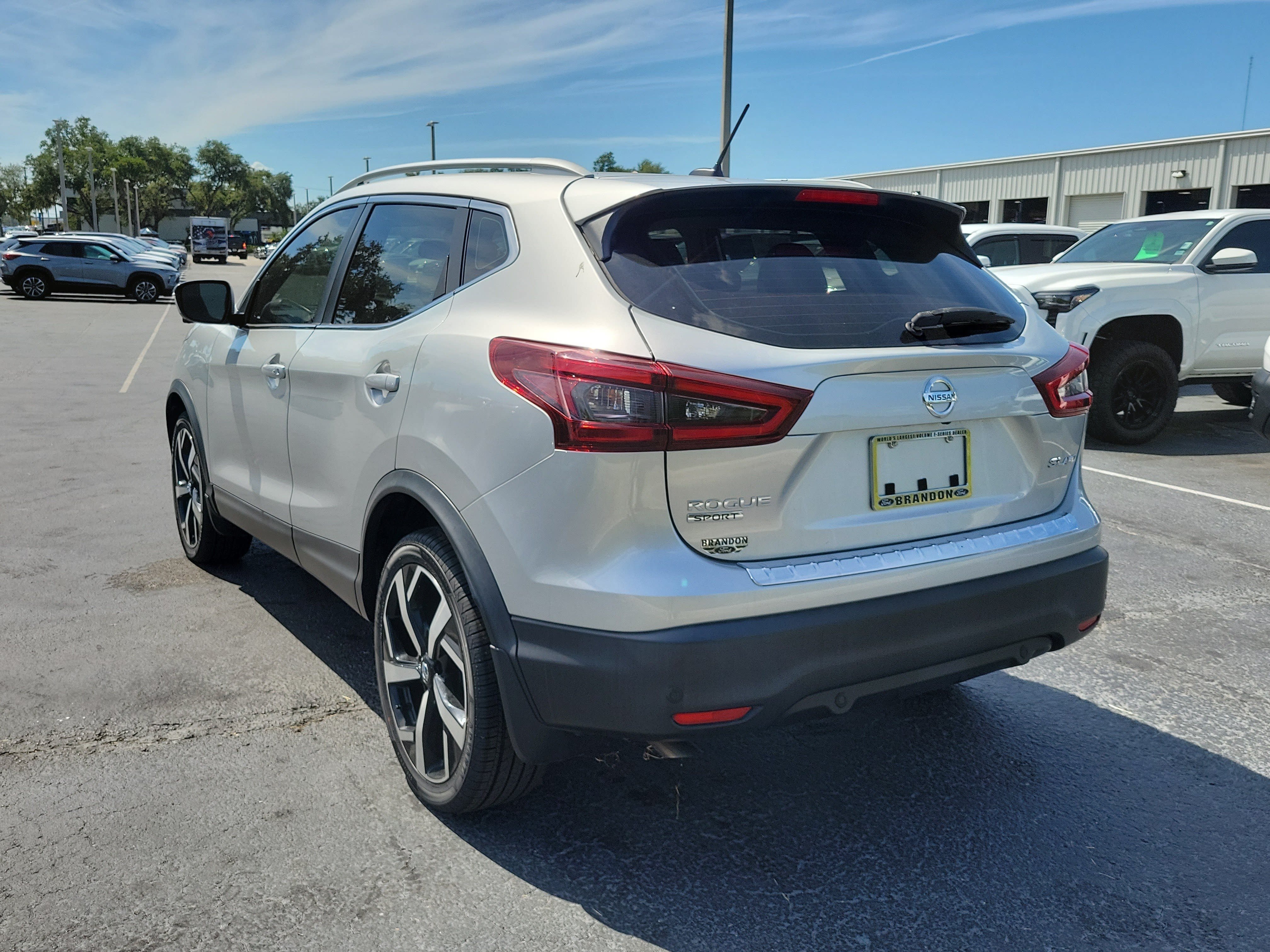 Used 2022 Nissan Rogue Sport SL w/ Premium Package AWD/4WD image 7