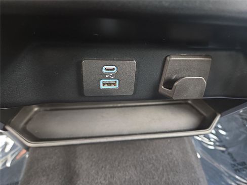 Used 2023 Ford F150 XLT image 11