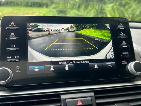 Used 2022 Honda Accord EX-L image 18