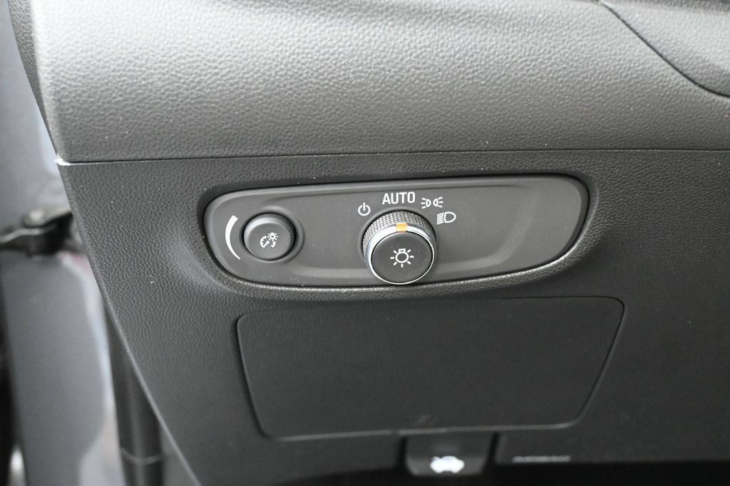 Used 2024 Buick Encore GX Sport Touring FWD image 15