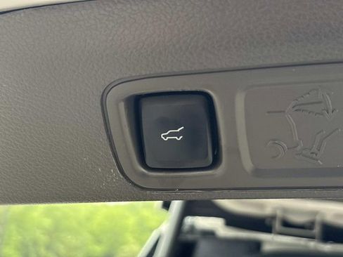 Certified 2023 Lincoln Navigator Reserve AWD/4WD image 13