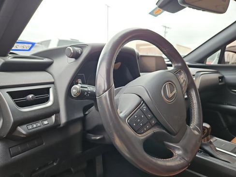 Used 2020 Lexus UX 250h w/ Premium Package image 9