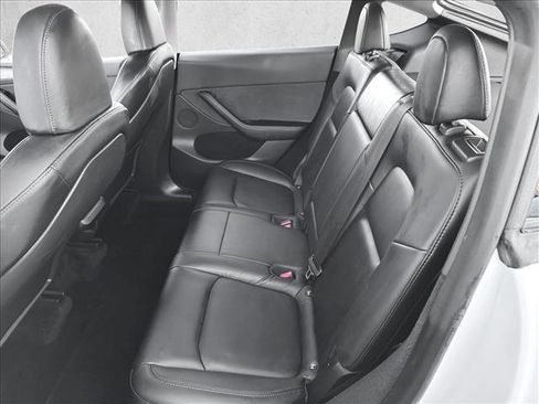 Used 2023 Tesla Model Y Long Range image 18