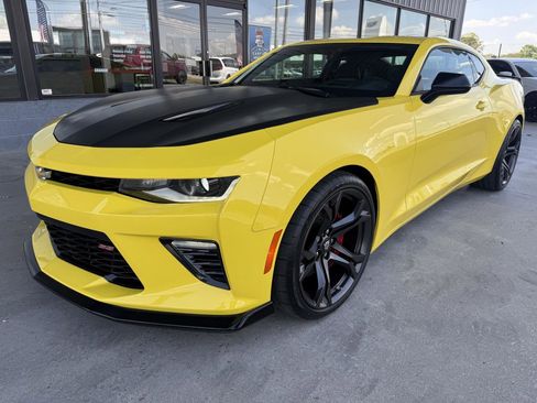 Used 2018 Chevrolet Camaro SS RWD image 2