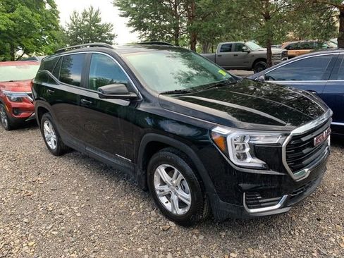Used 2022 GMC Terrain SLE w/ Driver Convenience Package AWD/4WD image 4