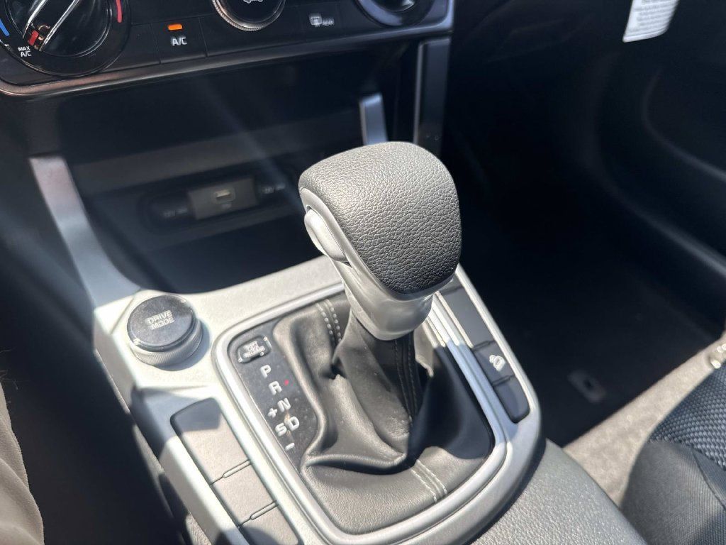 Used 2024 Kia Seltos LX AWD/4WD image 24