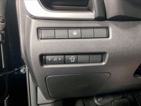 Used 2023 Nissan Rogue SV AWD/4WD image 26