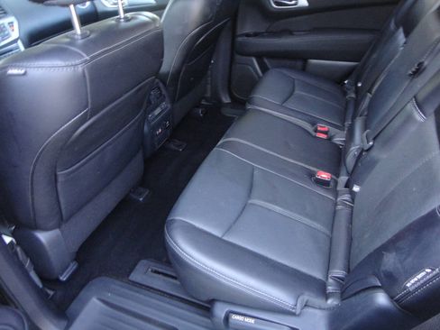 Used 2020 Nissan Pathfinder SL AWD/4WD image 13