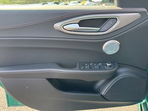 New 2025 Alfa Romeo Giulia Intensa w/ Driving Assist Package image 13