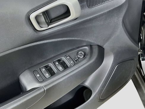 Certified 2026 Hyundai Venue SEL FWD image 17