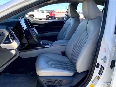 Used 2023 Toyota Camry SE image 7