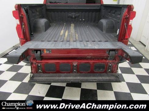 Used 2022 Chevrolet Silverado 1500 LT Trail Boss w/ LT Trail Boss Premium Package image 18