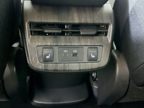 Used 2023 Nissan Ariya FWD image 27