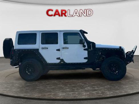 Used 2013 Jeep Wrangler Unlimited Rubicon w/ Connectivity Group AWD/4WD image 7