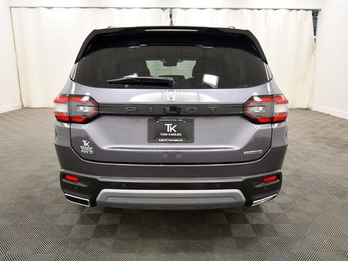 Used 2023 Honda Pilot Touring image 6
