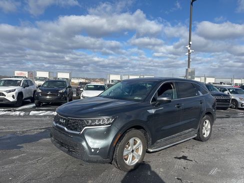 Used 2022 Kia Sorento LX image 7
