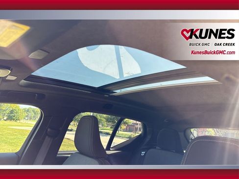 Used 2024 Volvo XC40 B5 Core image 12