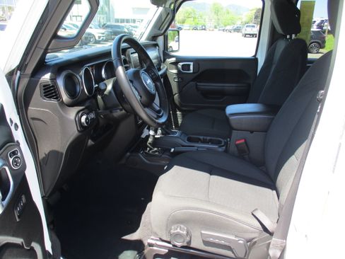 Certified 2022 Jeep Wrangler Unlimited Sport AWD/4WD image 11