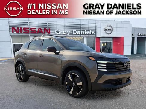 New 2026 Nissan Kicks SR image 1