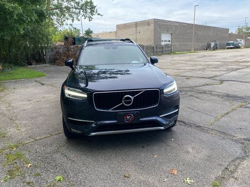 Used 2017 Volvo XC90 T6 Momentum w/ Momentum Plus Package AWD/4WD image 8