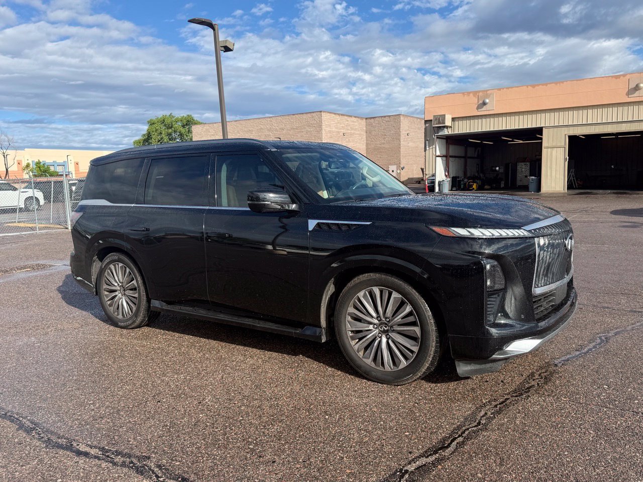 Certified 2025 INFINITI QX80 Sensory AWD/4WD image 3