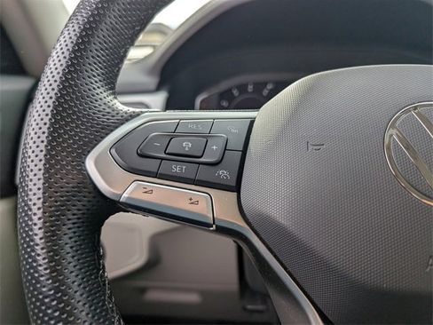 Used 2022 Volkswagen Atlas SEL Premium image 20