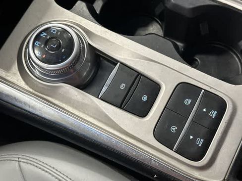 Used 2021 Ford Explorer XLT w/ Equipment Group 202A RWD image 24