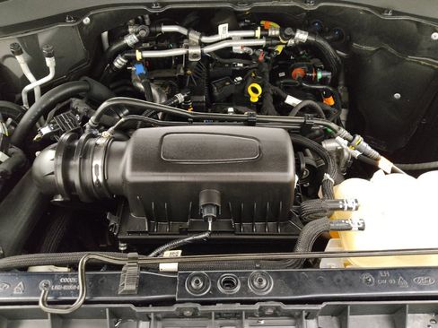 Used 2023 Ford Explorer XLT w/ Equipment Group 202A AWD/4WD image 30