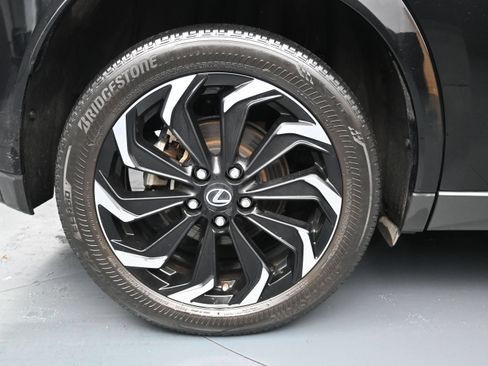 Used 2024 Lexus UX 250h FWD w/ Premium Package image 9