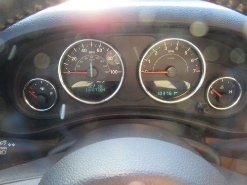 Used 2017 Jeep Wrangler Unlimited Sahara w/ Dual Top Group image 18