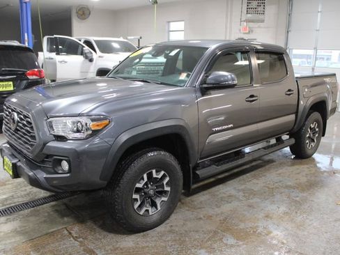 Used 2021 Toyota Tacoma TRD Off-Road image 4