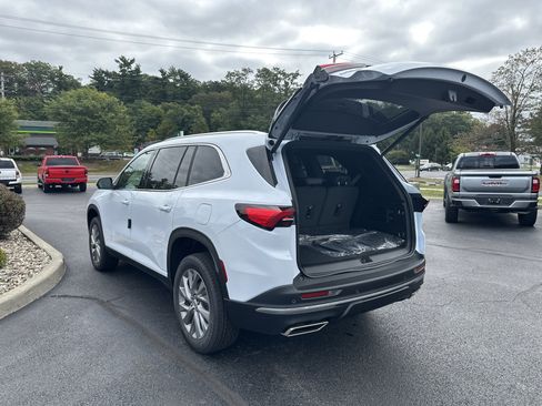 New 2026 Buick Enclave Preferred w/ Power Package image 32