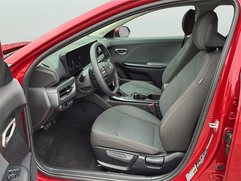 New 2025 Kia K4 LXS image 13