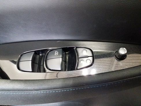 Used 2019 Nissan Leaf SV w/ SV All Weather Package image 11