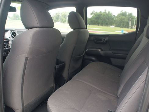 Used 2017 Toyota Tacoma TRD Sport RWD image 15
