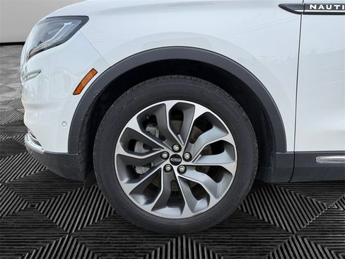Used 2022 Lincoln Nautilus Reserve w/ Equipment Group 201A image 14