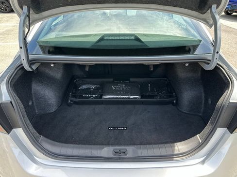 Used 2024 Nissan Altima 2.5 SR w/ SR Premium Package AWD/4WD image 25