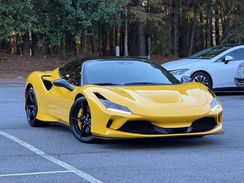 Used 2021 Ferrari F8 Tributo image 3