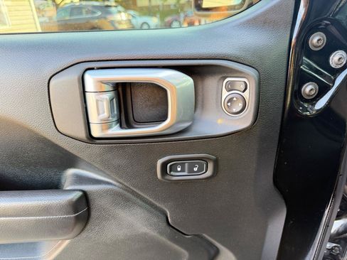 Used 2021 Jeep Wrangler Unlimited Sport AWD/4WD image 17