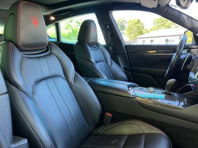Used 2017 Maserati Levante S AWD/4WD image 23