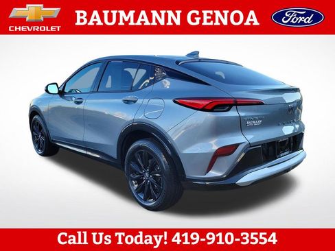Used 2024 Buick Envista Sport Touring w/ Convenience I Package FWD image 8