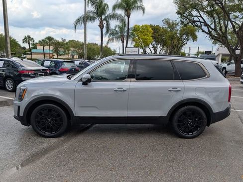Used 2022 Kia Telluride SX w/ Nightfall Edition Package image 4