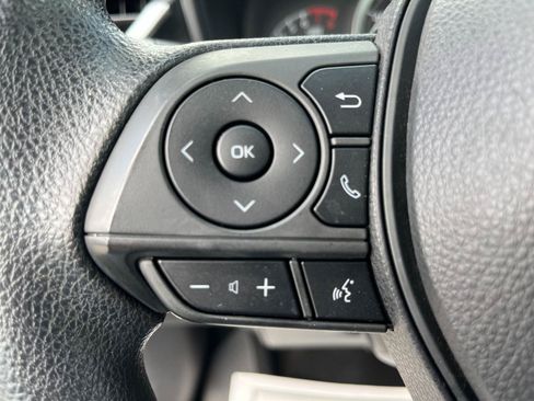 Used 2021 Toyota Corolla LE FWD image 24