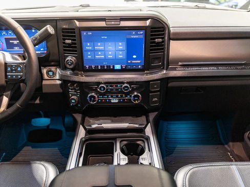 Used 2025 Ford F250 Platinum AWD/4WD image 44